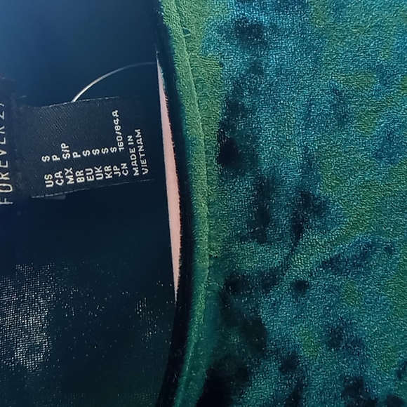 TWO TOP Bundle of Forever 21 velvet top & fuzzy crop top - Picture 6 of 6